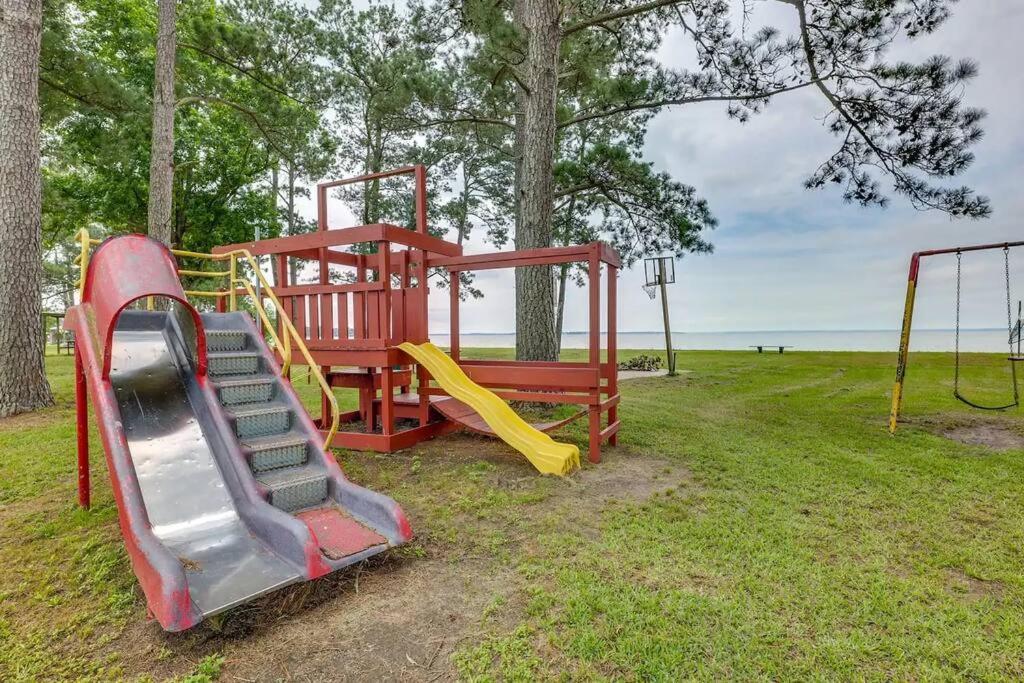 Vacation Home Lake Livingston! Onalaska エクステリア 写真