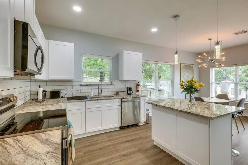 Vacation Home Lake Livingston! Onalaska エクステリア 写真