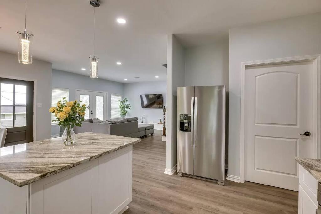 Vacation Home Lake Livingston! Onalaska エクステリア 写真