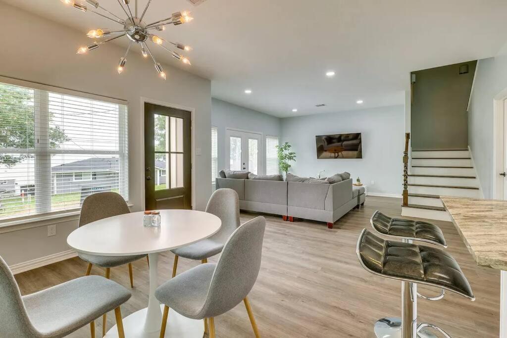 Vacation Home Lake Livingston! Onalaska エクステリア 写真