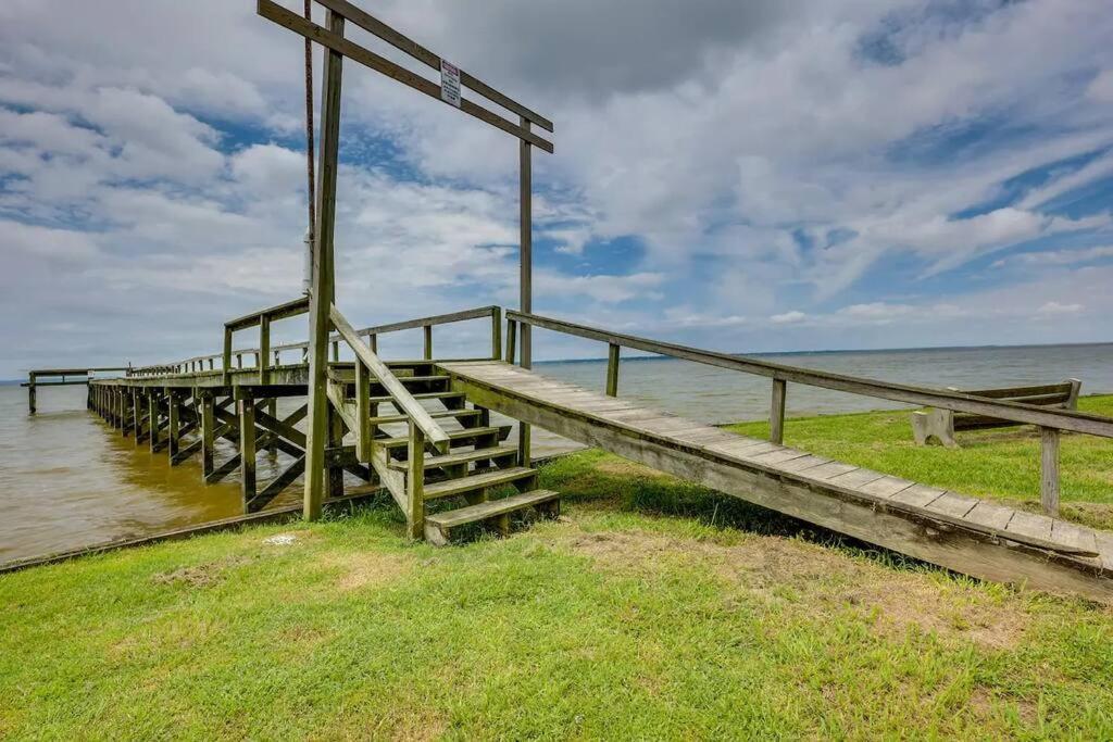 Vacation Home Lake Livingston! Onalaska エクステリア 写真